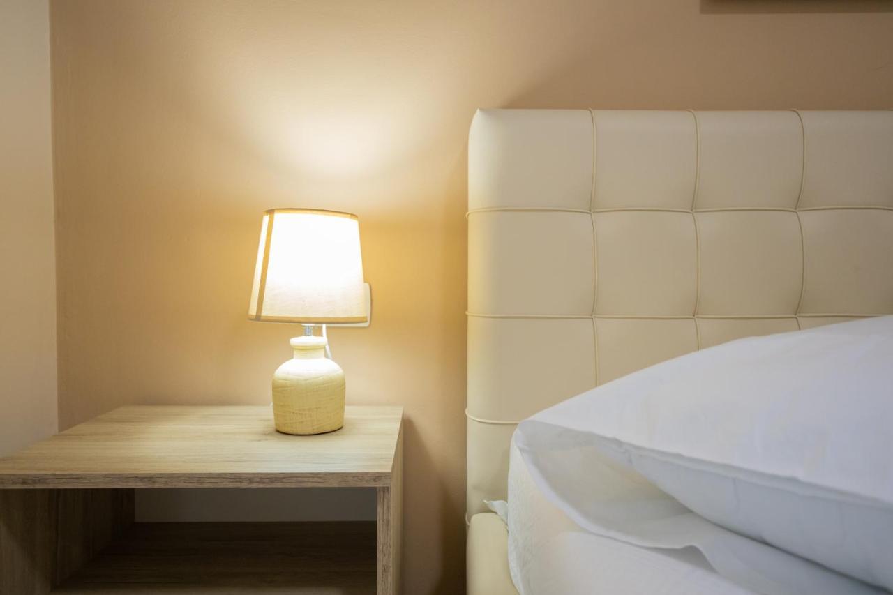 Jordan'S Hotel Vlorë 外观 照片