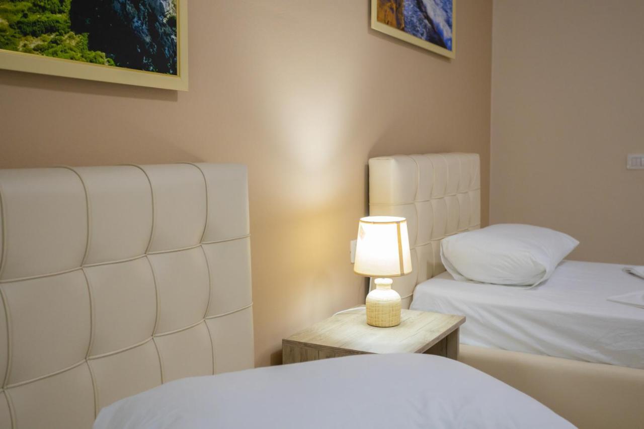 Jordan'S Hotel Vlorë 外观 照片